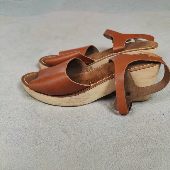 Urban Outfitters Wooden Clogs Sandals Women 10 Tan Leather Strappy Preppy Scandi - Picture 6 of 11